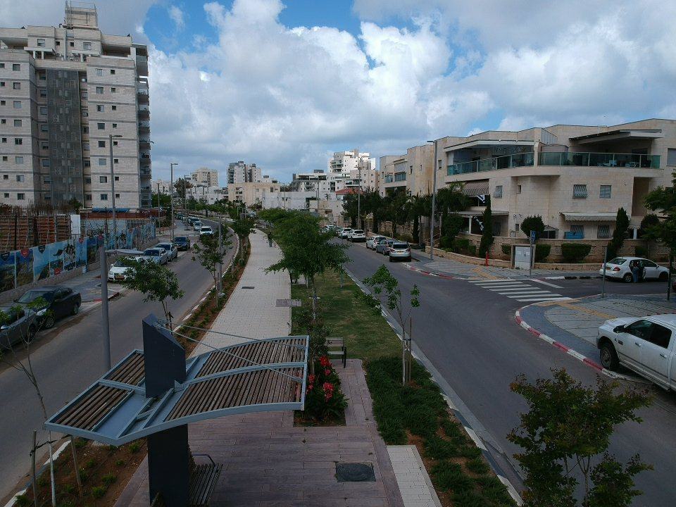 פיתוח המרחב הציבורי בשכונת אגמים, אשקלון