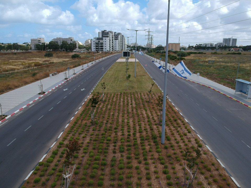 כביש, תאורה ופיתוח נופי בשכונת אגמים, אשקלון