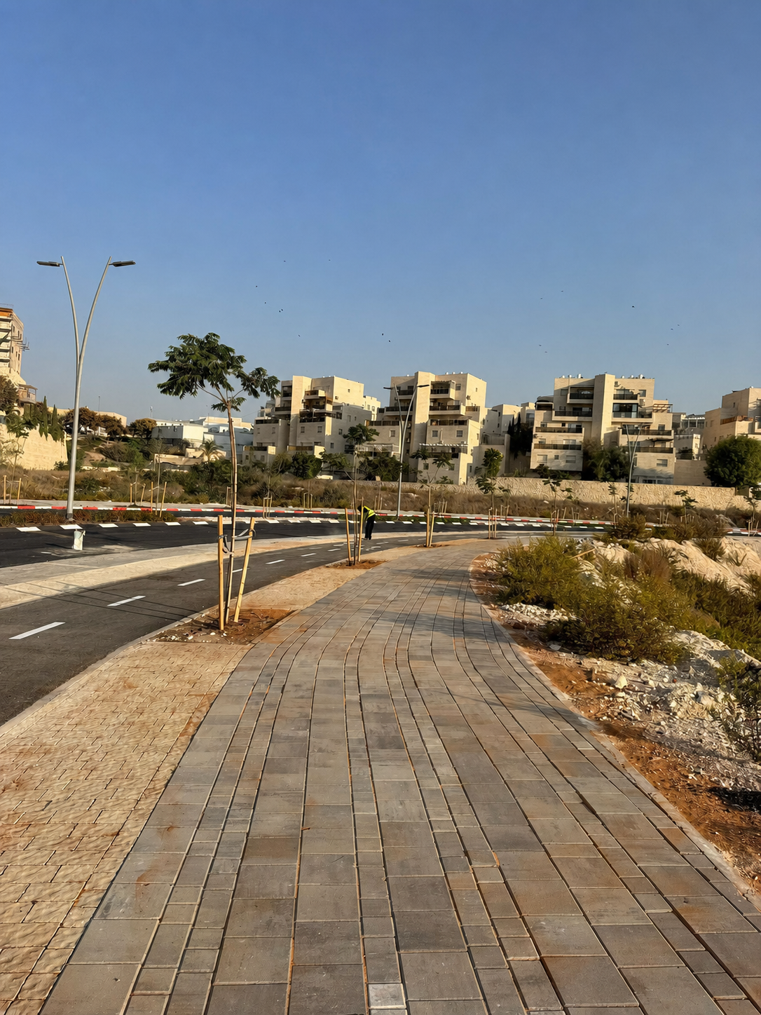 מדרכות, שבילי אופניים ופיתוח סביבתי בפרויקט כבישים 130 מזרח, 5 ו-6 בבית שמש